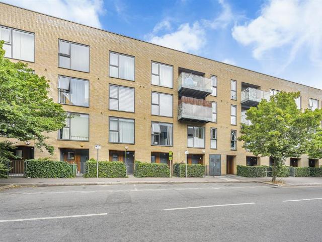 2 bedroom maisonette for sale