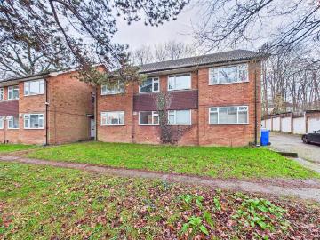 2 bedroom maisonette for sale