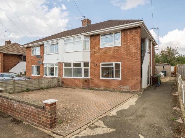 2 bedroom maisonette for sale