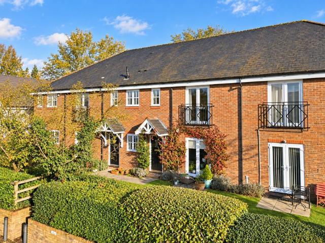 2 bedroom maisonette for sale