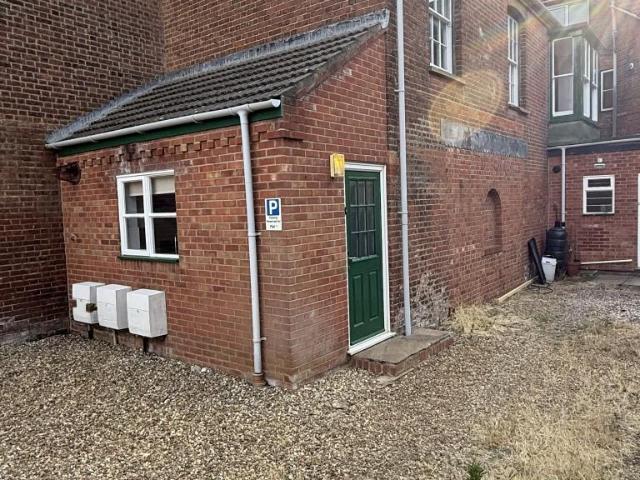 2 bedroom maisonette for sale