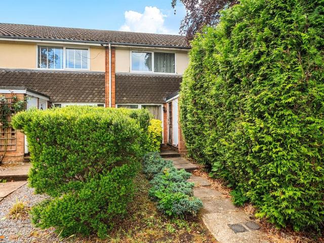 2 bedroom maisonette for sale