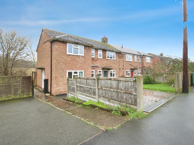 2 bedroom maisonette for sale