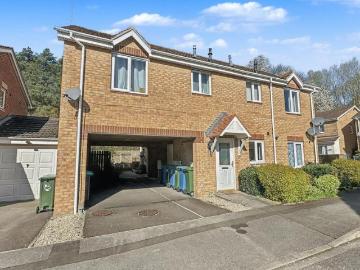2 bedroom maisonette for sale