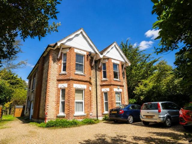 2 bedroom maisonette for sale
