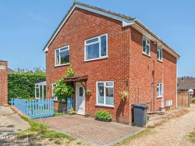 2 bedroom maisonette for sale