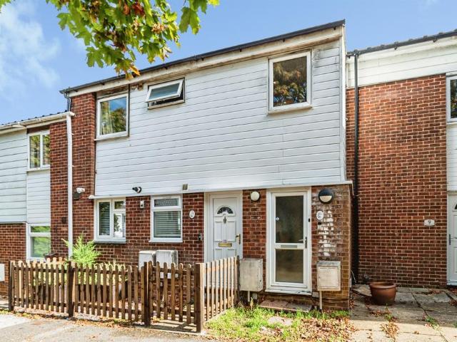 2 bedroom maisonette for sale