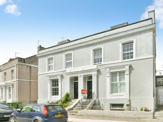 2 bedroom maisonette for sale