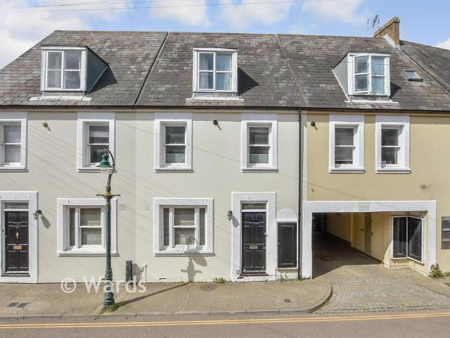 2 bedroom maisonette for sale