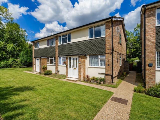 2 bedroom maisonette for sale