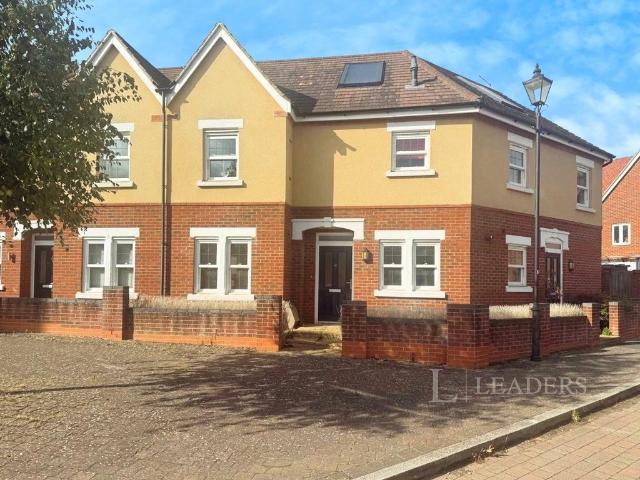 2 bedroom maisonette for sale