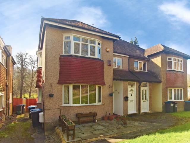 2 bedroom maisonette for sale
