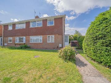 2 bedroom maisonette for sale