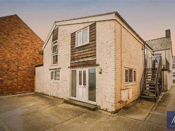 2 bedroom maisonette for sale