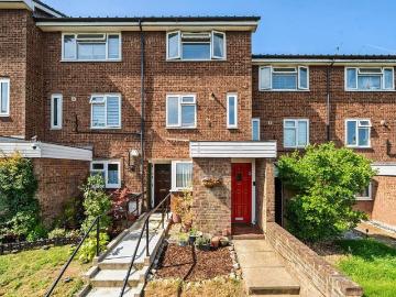 2 bedroom maisonette for sale
