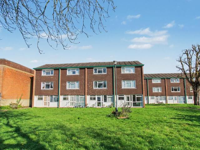 2 bedroom maisonette for sale