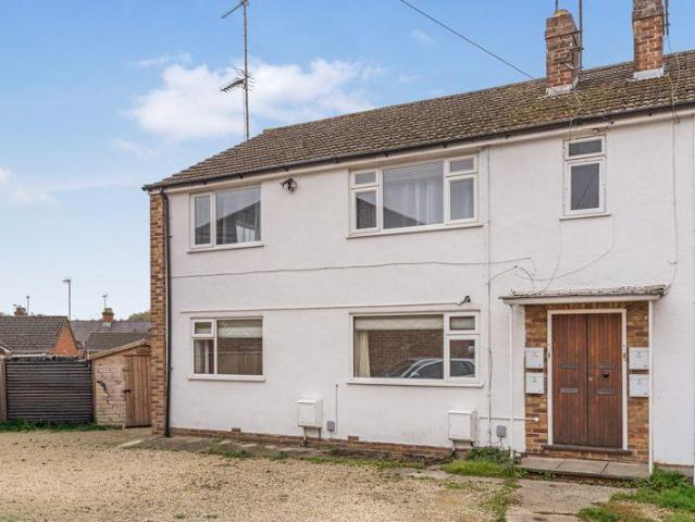 2 bedroom maisonette for sale