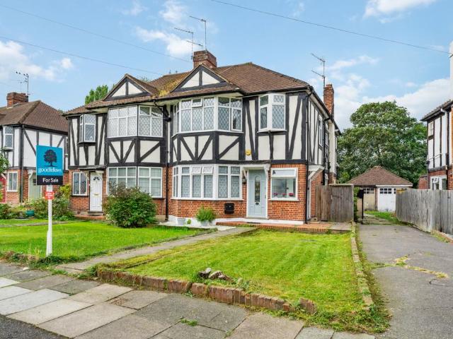 2 bedroom maisonette for sale