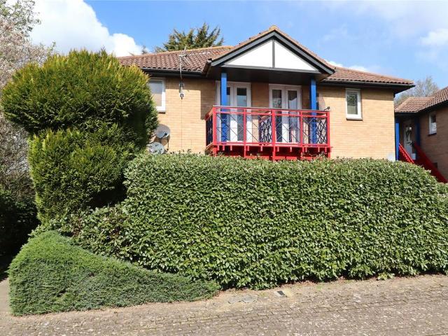 2 bedroom maisonette for sale