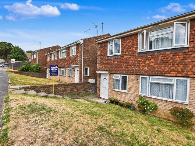 2 bedroom maisonette for sale