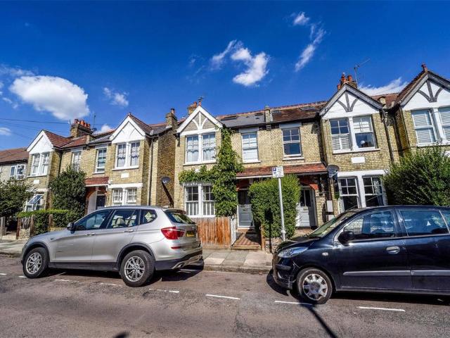 2 bedroom maisonette for sale