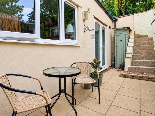 2 bedroom maisonette for sale