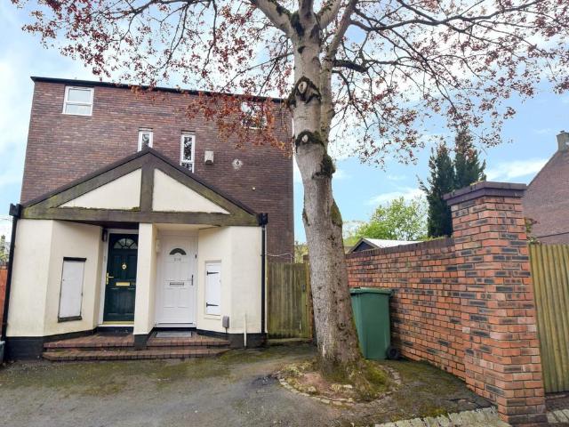 2 bedroom maisonette for sale