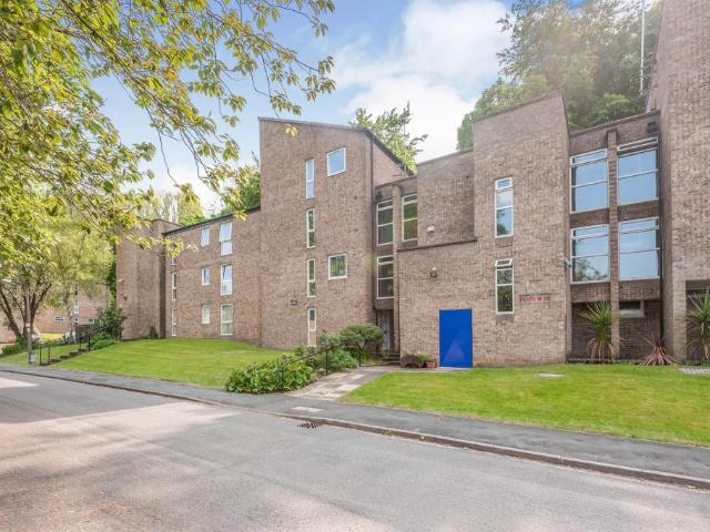 2 bedroom maisonette for sale