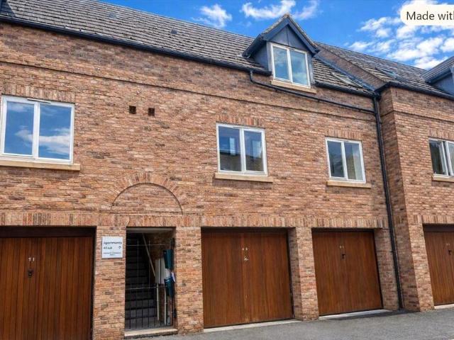 2 bedroom maisonette for sale