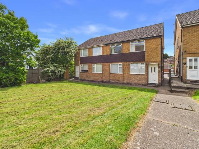2 bedroom maisonette for sale