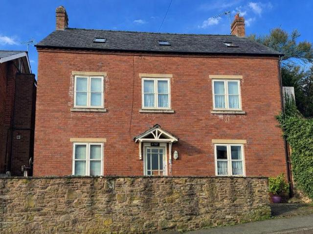 2 bedroom maisonette for sale