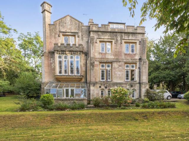 2 bedroom maisonette for sale