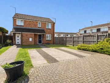 2 bedroom maisonette for sale