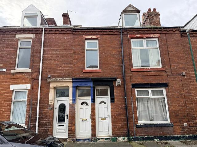2 bedroom maisonette for sale