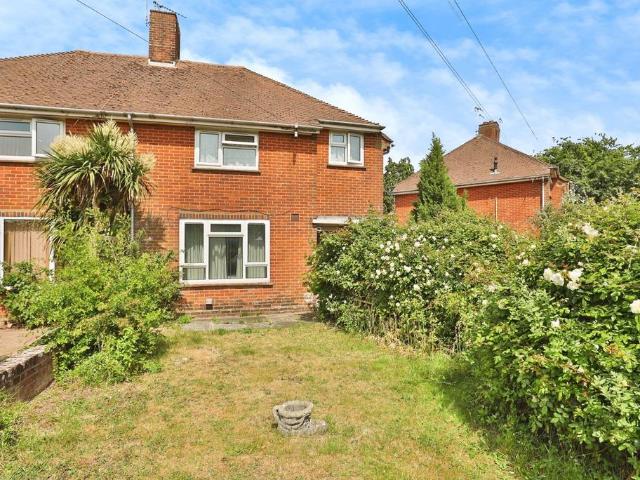 2 bedroom maisonette for sale