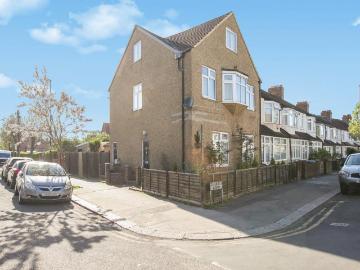 2 bedroom maisonette for sale