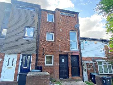 2 bedroom maisonette for sale