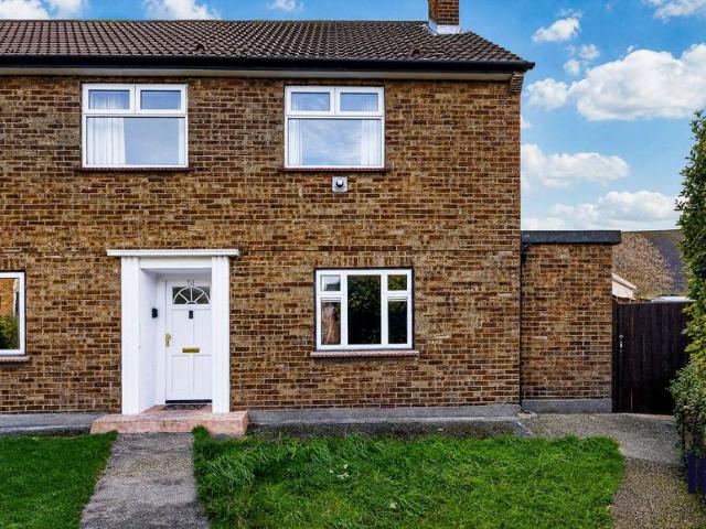 2 bedroom maisonette for sale