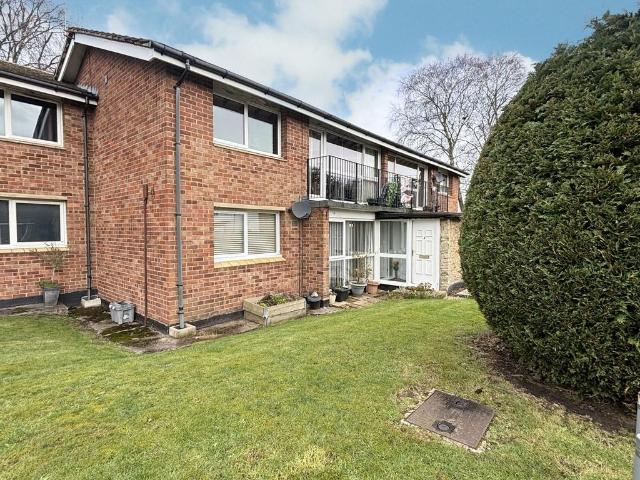 2 bedroom maisonette for sale