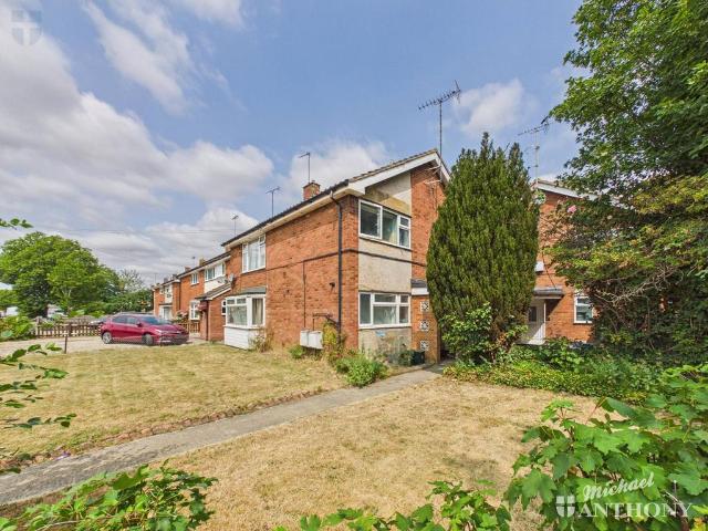 2 bedroom maisonette for sale