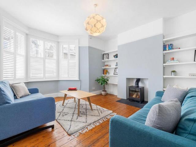 2 bedroom maisonette for sale