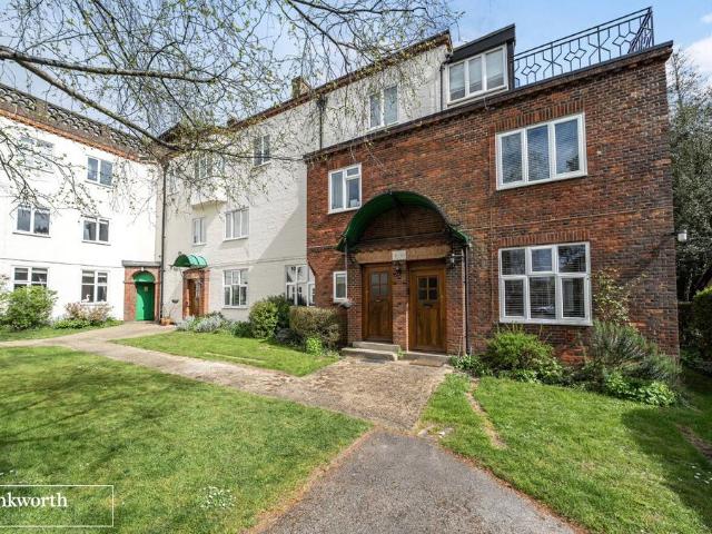 2 bedroom maisonette for sale