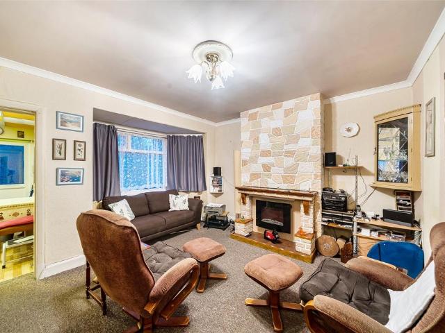 2 bedroom maisonette for sale