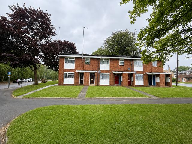 2 bedroom maisonette for sale