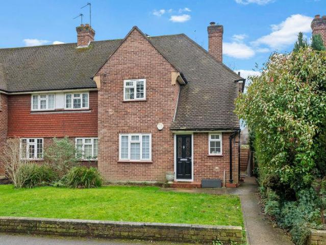 2 bedroom maisonette for sale