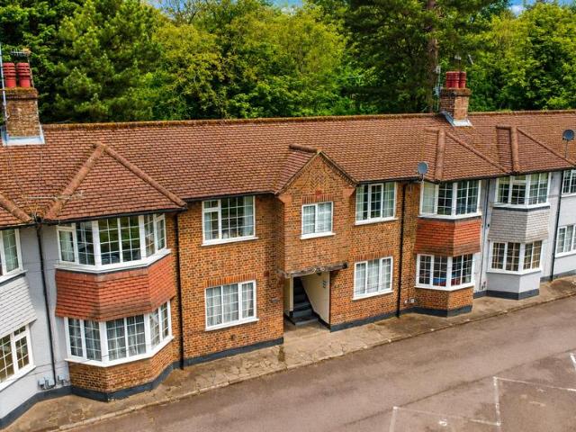 2 bedroom maisonette for sale