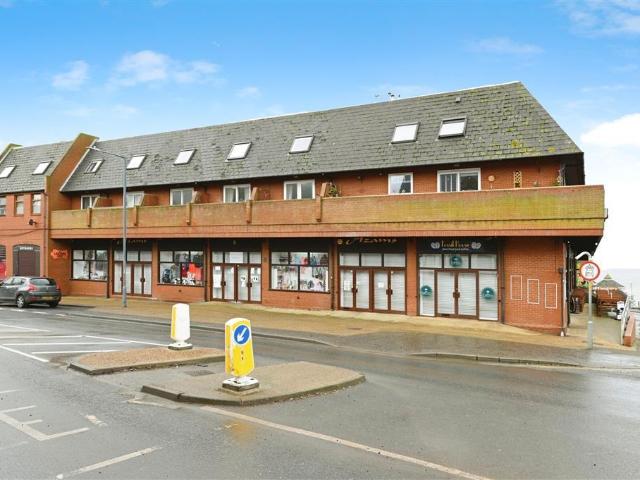 2 bedroom maisonette for sale