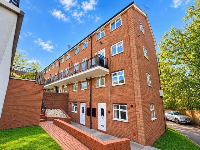 2 bedroom maisonette for sale