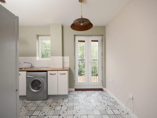 2 bedroom maisonette for sale