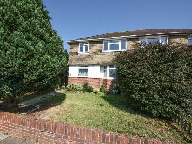 2 bedroom maisonette for sale